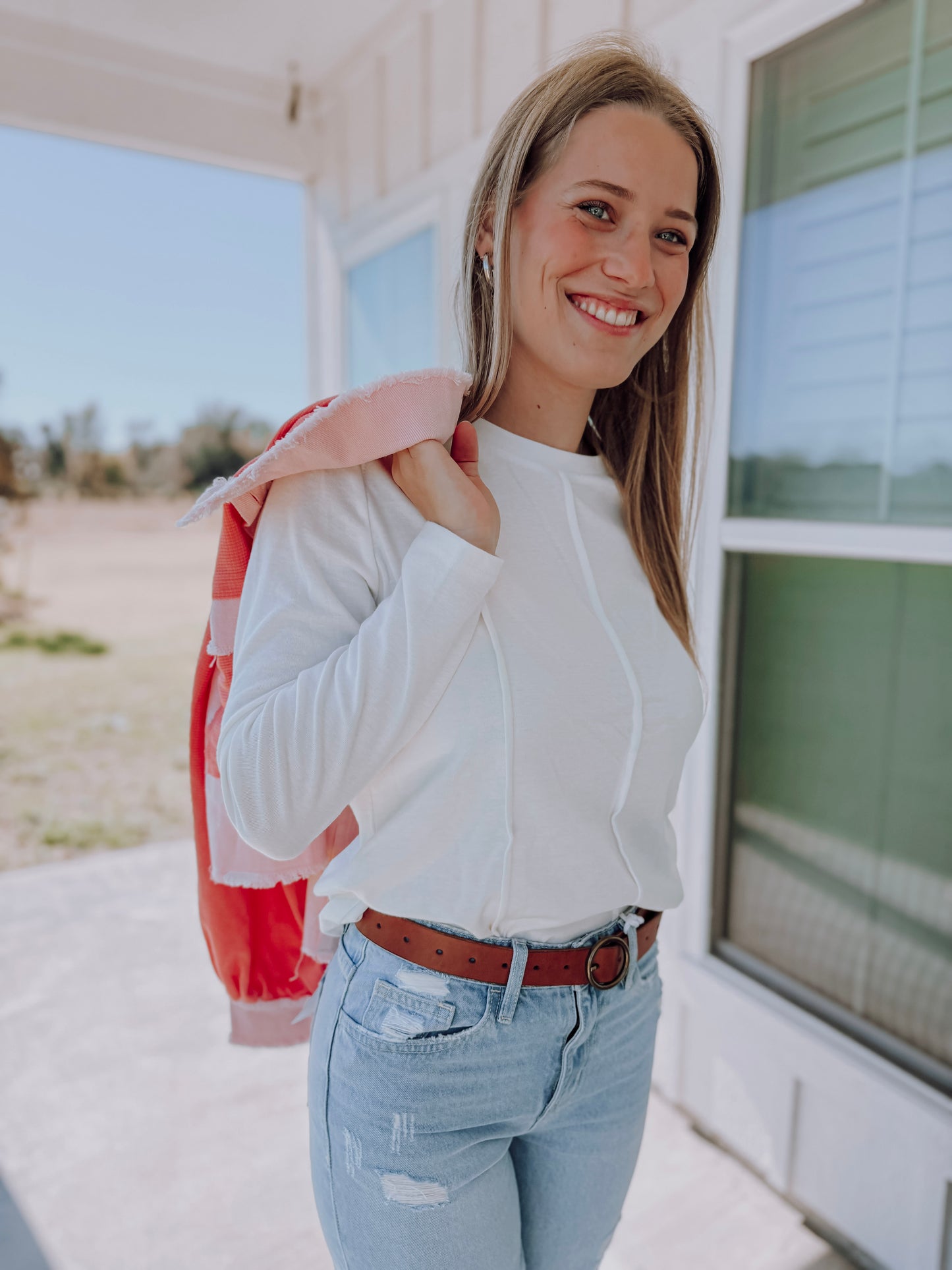 WHITE EXPOSED SEAM CREW NECK