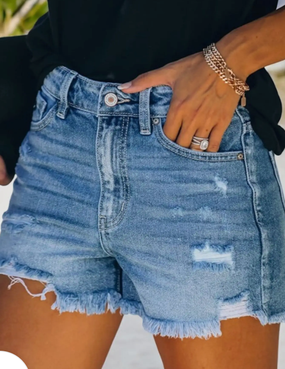 FRAY DENIM SHORTS